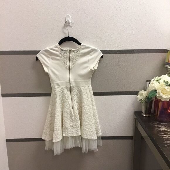 D-Signed (Disney)-Ivory Lace & Tulle Dress - Picture 2 of 3